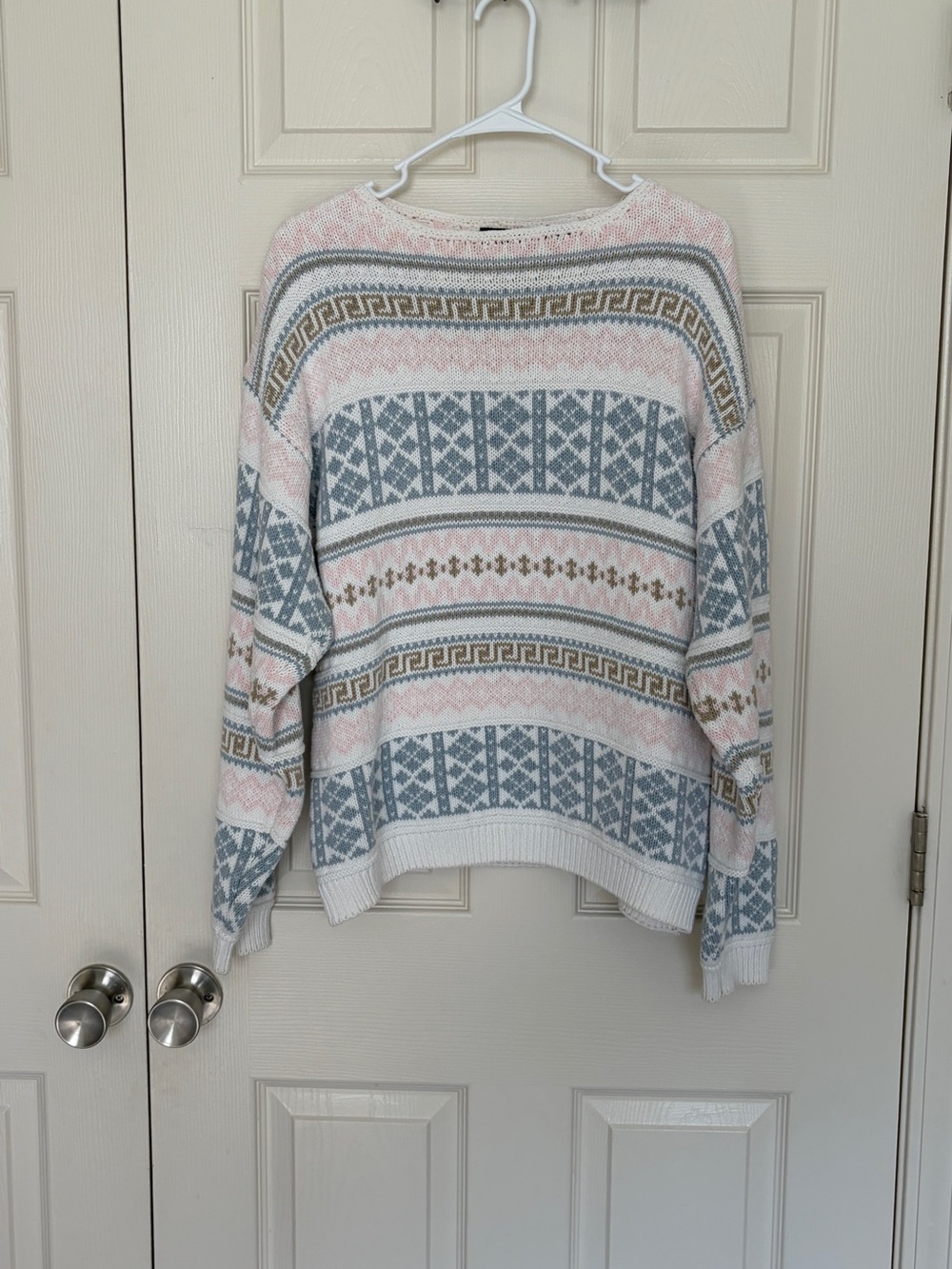 Vintage Cozy Patterned Crewneck Knitted Sweater in White, Light Pink& Light Blue